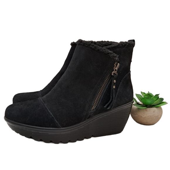 Sketchers Parallel Black Suede Wedge Ankle Boots Size 7 Sherpa Lined Bootie - Picture 1 of 8